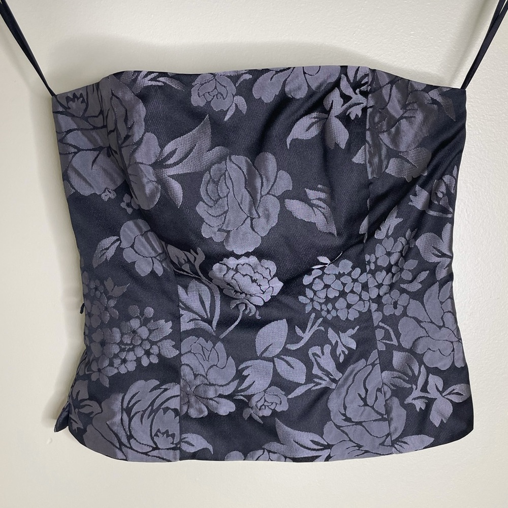 White House black market top with zipper. Size 8